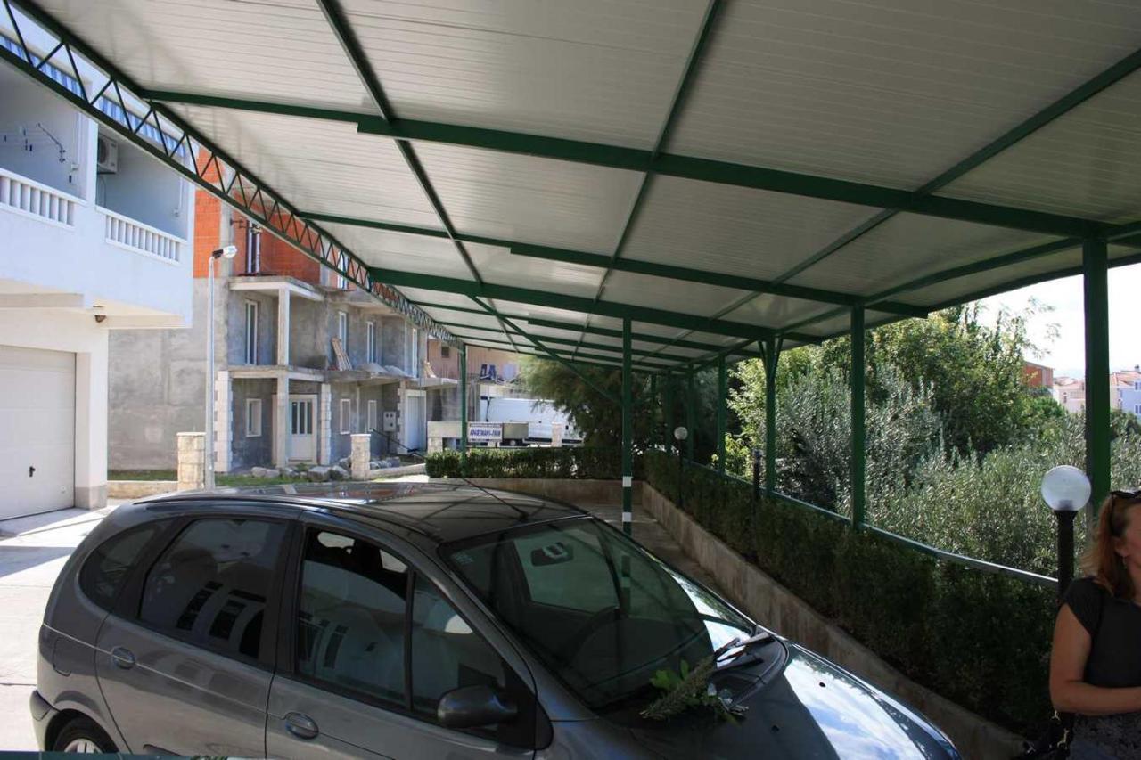 Villa Dvor Apartments 奥米什 外观 照片