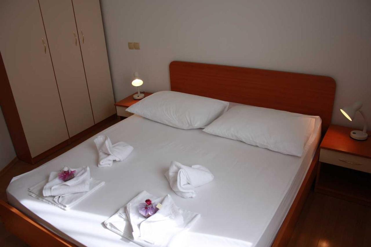 Villa Dvor Apartments 奥米什 外观 照片